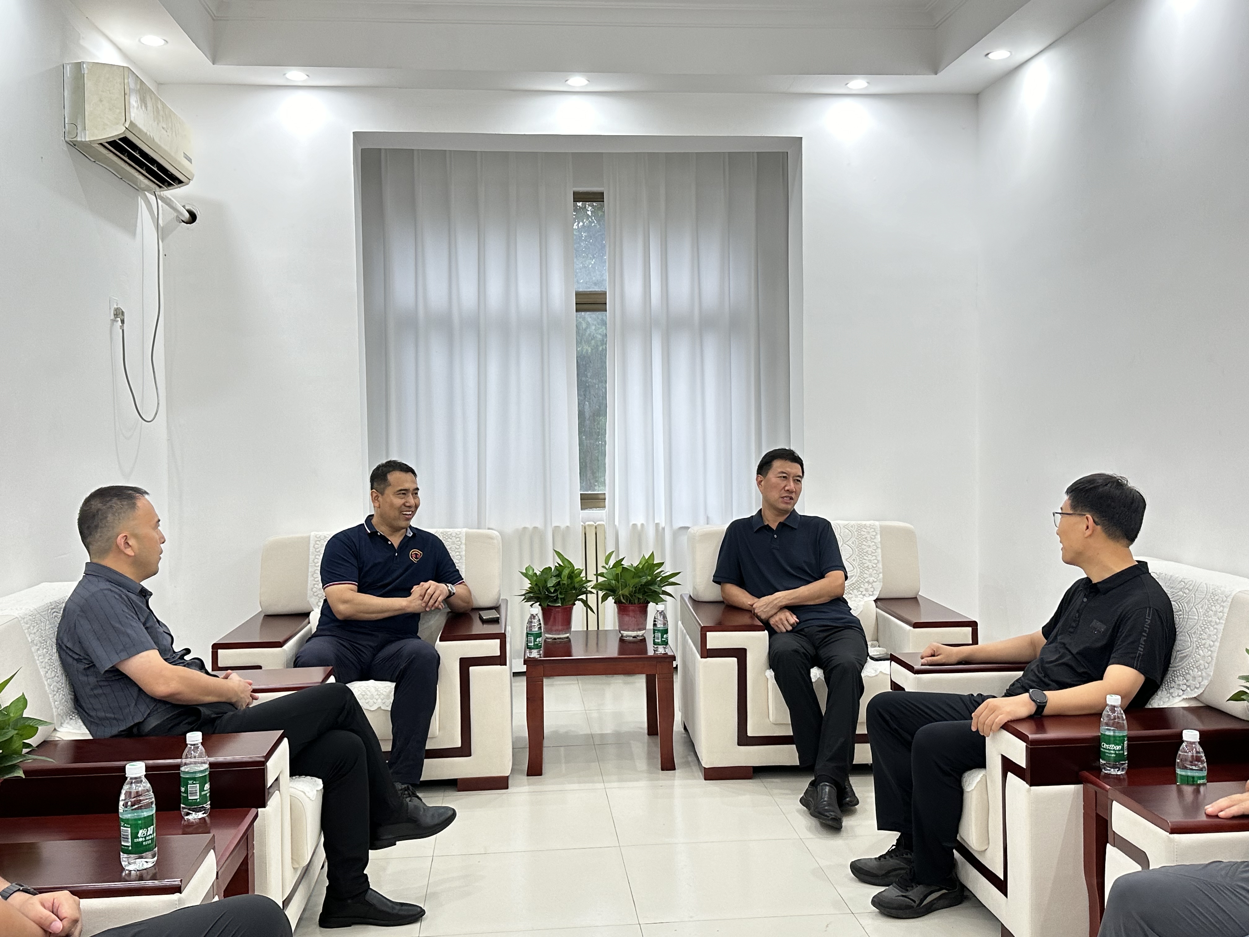 鞏義市市長張東輝一行蒞臨我司調(diào)研，助推鋁包鋼項目建設(shè)，共筑產(chǎn)業(yè)升級新篇章